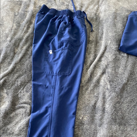 Navy Blue Scrub Set - Picture 3 of 5